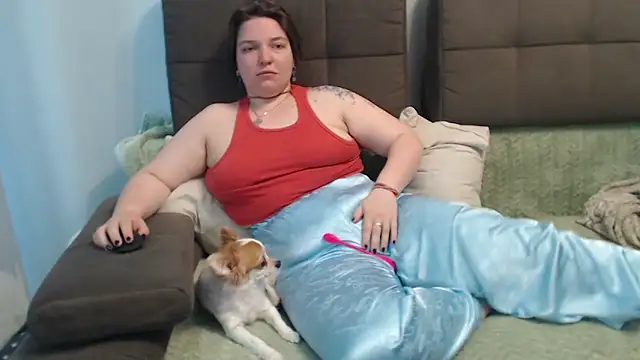 Amelia Kiss  online show from 05/08/26, 01:55
