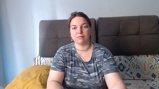 Amelia Kiss  online show from 06/26/26, 12:48