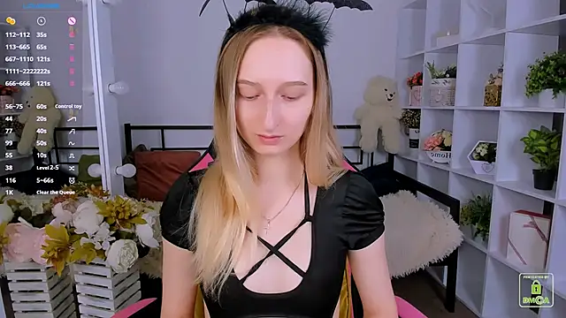  Ri na  online show from 10/31/25, 06:25