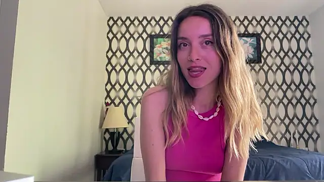 Snapshot of SirenaBelle chatting on 01/18/25, 08:31 SirenaBelle online show from 01/18/25, 08:31