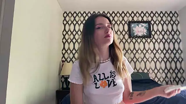 Snapshot of SirenaBelle chatting on 01/19/25, 09:01 SirenaBelle online show from 01/19/25, 09:01