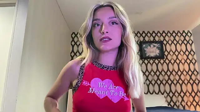 Snapshot of SirenaBelle chatting on 03/16/25, 09:38 SirenaBelle online show from 03/16/25, 09:38