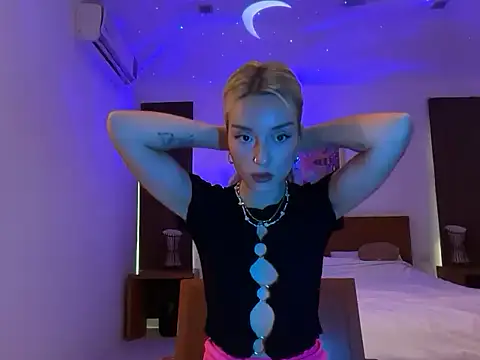 Snapshot of SirenaBelle chatting on 10/15/25, 09:42 SirenaBelle online show from 10/15/25, 09:42