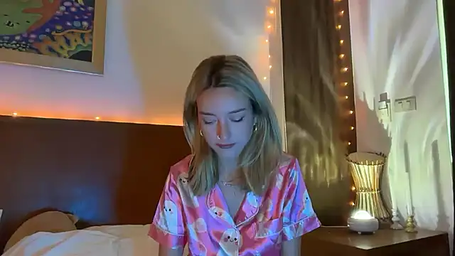 SirenaBelle online show from 11/04/25, 12:10