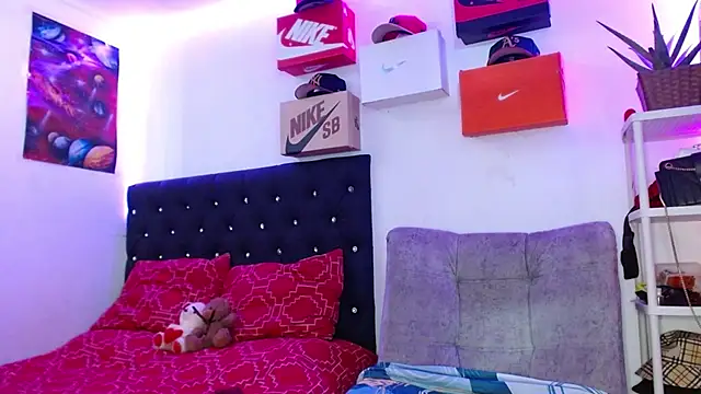 Snapshot of king__Black chatting on 12/24/24, 04:30 king Black online show from 12/24/24, 04:30