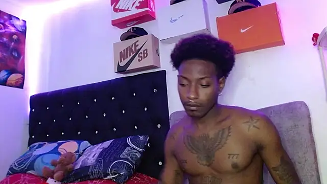 Snapshot of king__Black chatting on 02/05/25, 08:04 king Black online show from 02/05/25, 08:04