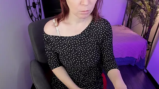 ZoeEast online show from 12/20/25, 01:40