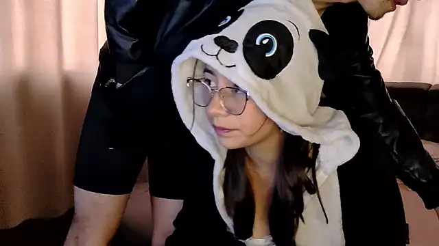 Snapshot of Alaia_sam chatting on 03/19/25, 12:12 Alaia sam online show from 03/19/25, 12:12