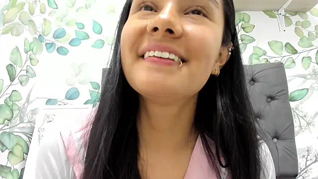 atilanadiaz7 online show from 12/15/25, 04:00