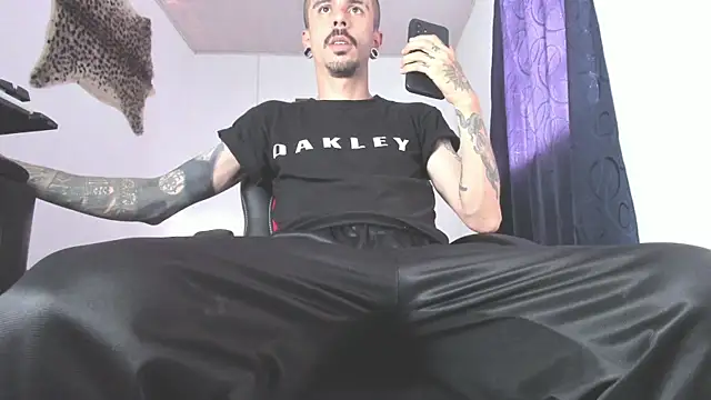 Aaron BigDickxxx online show from 06/01/26, 08:32