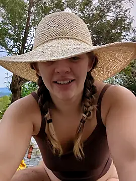 curvycakecutie online show from 04/21/26, 01:42