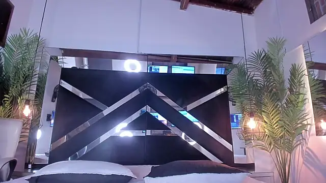 emily-fox online show from 10/11/25, 10:47