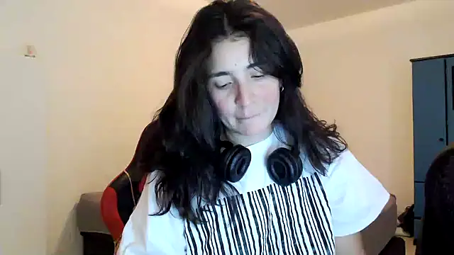 Snapshot of samantha_s69 chatting on 01/29/25, 12:35 samantha s69 online show from 01/29/25, 12:35