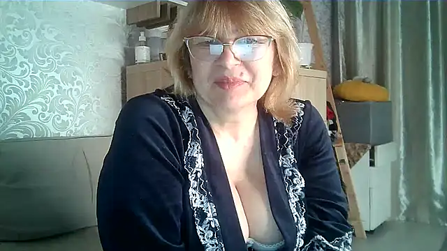 Snapshot of Aline_LoveFlowers chatting on 01/12/26, 09:31 Aline LoveFlowers online show from 01/12/26, 09:31