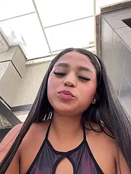 Juli Walker online show from 12/12/24, 03:48