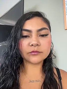 Juli Walker online show from 05/06/26, 03:06
