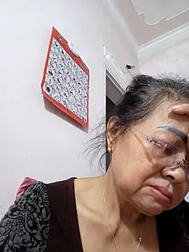 Hotestlove online show from 10/10/25, 01:32