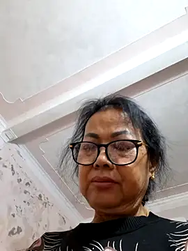 Hotestlove online show from 11/29/25, 11:57