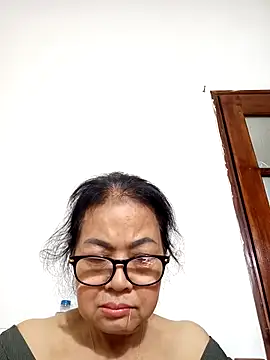 Snapshot of Hotestlove chatting on 02/17/26, 02:02 Hotestlove online show from 02/17/26, 02:02