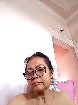 Snapshot of Hotestlove chatting on 02/20/26, 06:26 Hotestlove online show from 02/20/26, 06:26