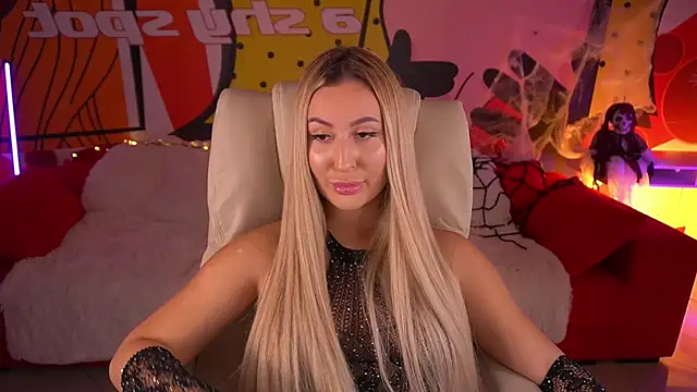 Snapshot of LiaBrazzerr chatting on 10/29/25, 08:27 LiaBrazzerr online show from 10/29/25, 08:27