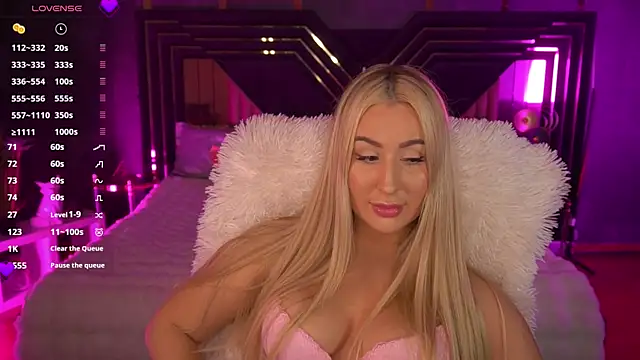 LiaBrazzerr online show from 12/17/25, 03:29