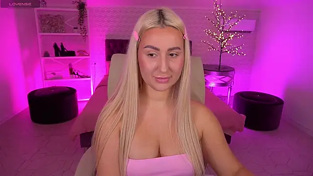 LiaBrazzerr online show from 05/10/26, 02:11