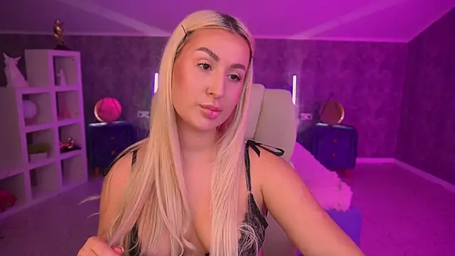 LiaBrazzerr online show from 05/20/26, 01:50