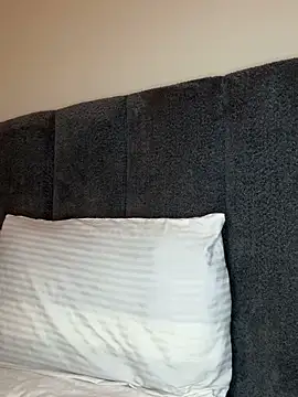 slimcateee online show from 11/02/25, 06:54