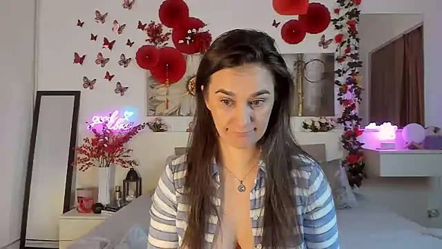 Snapshot of JoyCasidy chatting on 02/21/25, 06:26 JoyCasidy online show from 02/21/25, 06:26