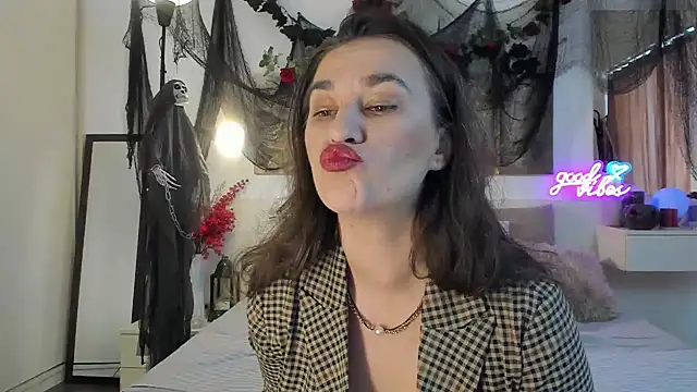 Snapshot of JoyCasidy chatting on 10/17/25, 09:23 JoyCasidy online show from 10/17/25, 09:23