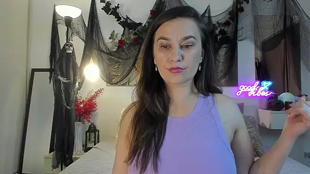 Snapshot of JoyCasidy chatting on 10/28/25, 05:04 JoyCasidy online show from 10/28/25, 05:04