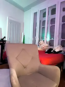 Snapshot of emma4xxx chatting on 12/29/24, 08:26 emma4xxx online show from 12/29/24, 08:26