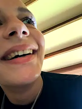 Snapshot of emma4xxx chatting on 02/25/25, 07:58 emma4xxx online show from 02/25/25, 07:58