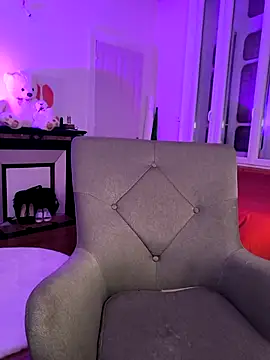 Snapshot of emma4xxx chatting on 03/16/25, 07:49 emma4xxx online show from 03/16/25, 07:49