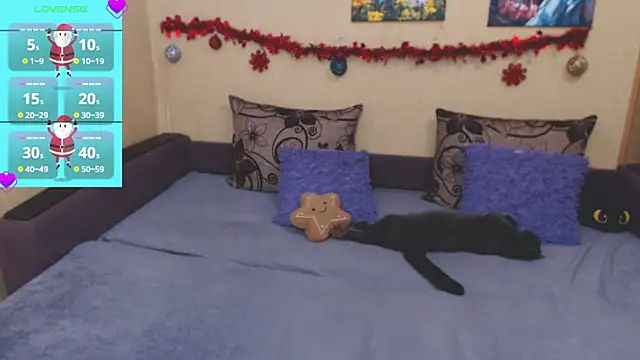 JuliaKeln online show from 12/17/25, 09:10