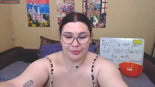 JuliaKeln online show from 07/13/26, 03:04
