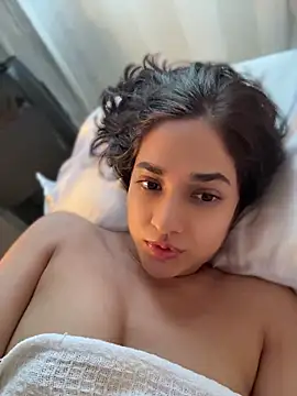 CuteeRose online show from 06/18/26, 04:22