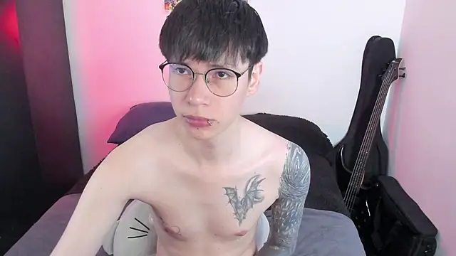 Aventure Twinks online show from 06/12/26, 08:30