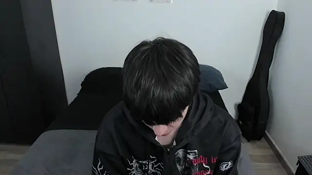 Aventure Twinks online show from 07/04/26, 11:55