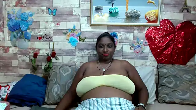 Snapshot of Indian_tracy chatting on 02/04/25, 10:43 Indian tracy online show from 02/04/25, 10:43