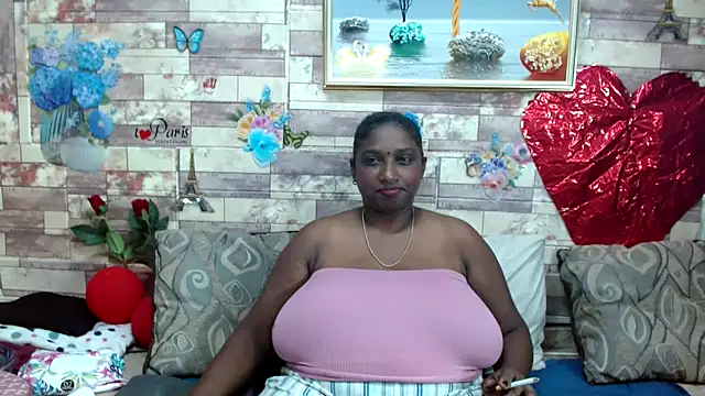 Snapshot of Indian_tracy chatting on 02/23/25, 11:00 Indian tracy online show from 02/23/25, 11:00