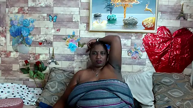 Snapshot of Indian_tracy chatting on 03/05/25, 02:01 Indian tracy online show from 03/05/25, 02:01