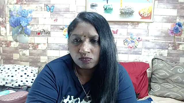 Snapshot of Indian_tracy chatting on 10/21/25, 10:54 Indian tracy online show from 10/21/25, 10:54