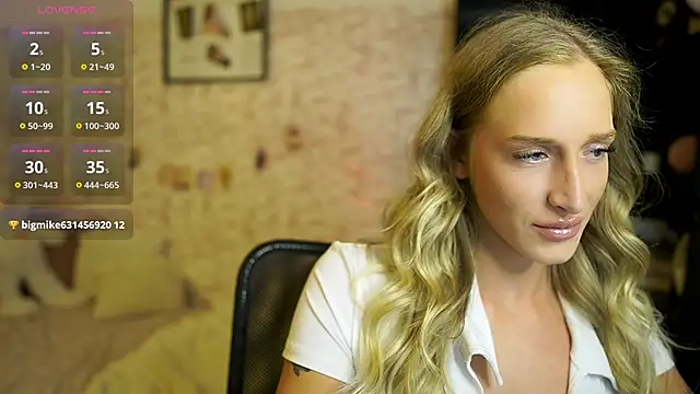 Nicolette  Shea  online show from 10/27/25, 02:21