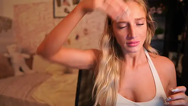 Nicolette  Shea  online show from 11/27/25, 09:11