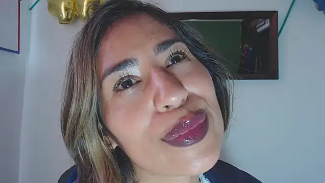 Snapshot of fantasty_nylon chatting on 12/03/24, 04:28 fantasty nylon online show from 12/03/24, 04:28