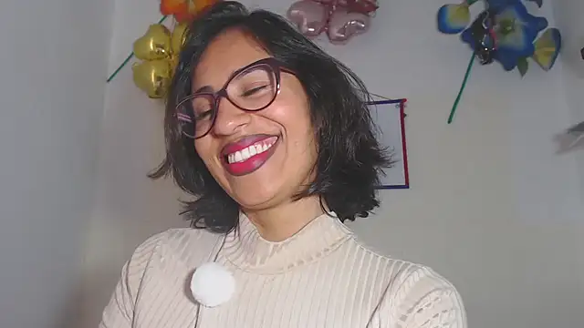 Snapshot of fantasty_nylon chatting on 10/18/25, 07:25 fantasty nylon online show from 10/18/25, 07:25