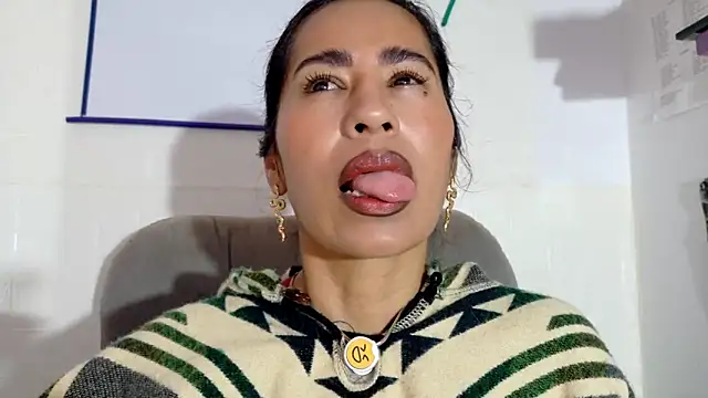 Snapshot of fantasty_nylon chatting on 11/13/25, 11:42 fantasty nylon online show from 11/13/25, 11:42