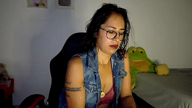 fantasty nylon online show from 05/19/26, 11:00